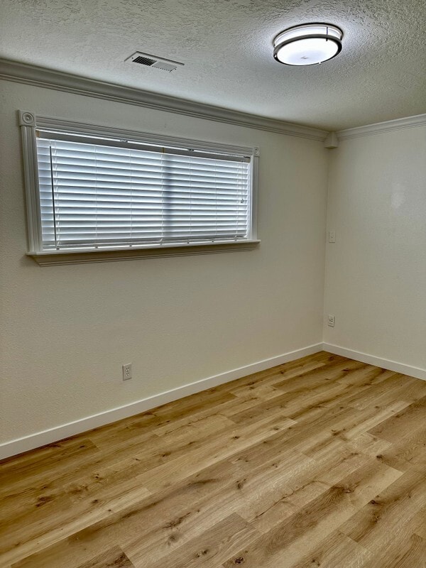 Building Photo - 1000 N 950 E