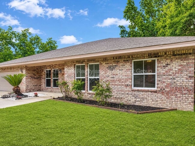 Building Photo - 598 Emerald Ln
