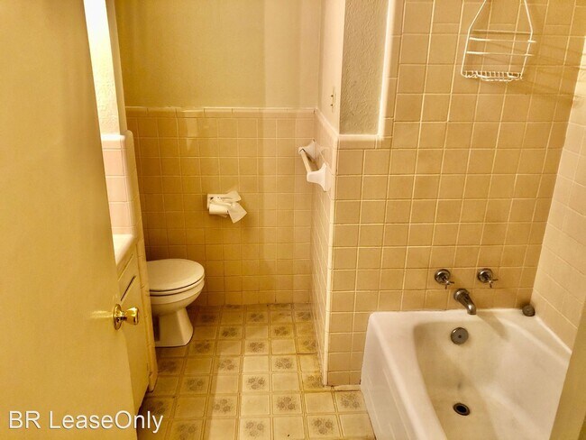Building Photo - 3 br, 1.5 bath House - 8321 N. Essen Heights