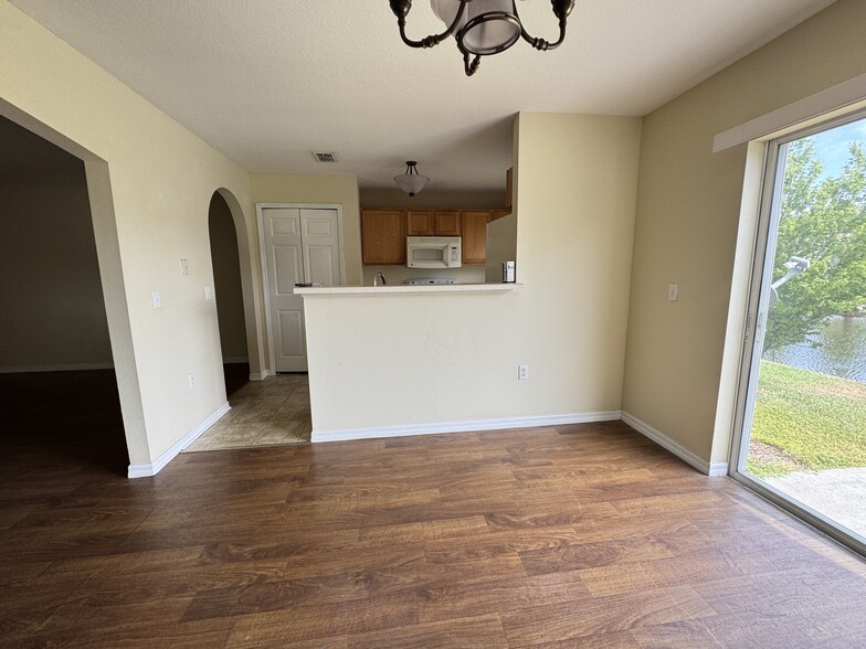 Building Photo - 9843 Ashburn Lake Dr