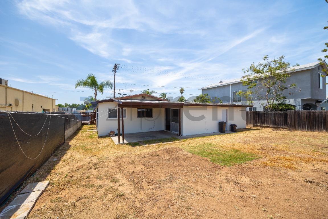 Building Photo - Unit