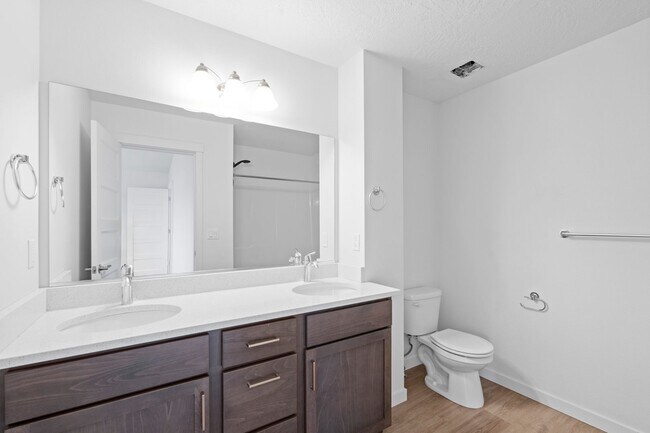 Building Photo - Modern Townhome for rent near the River Di...