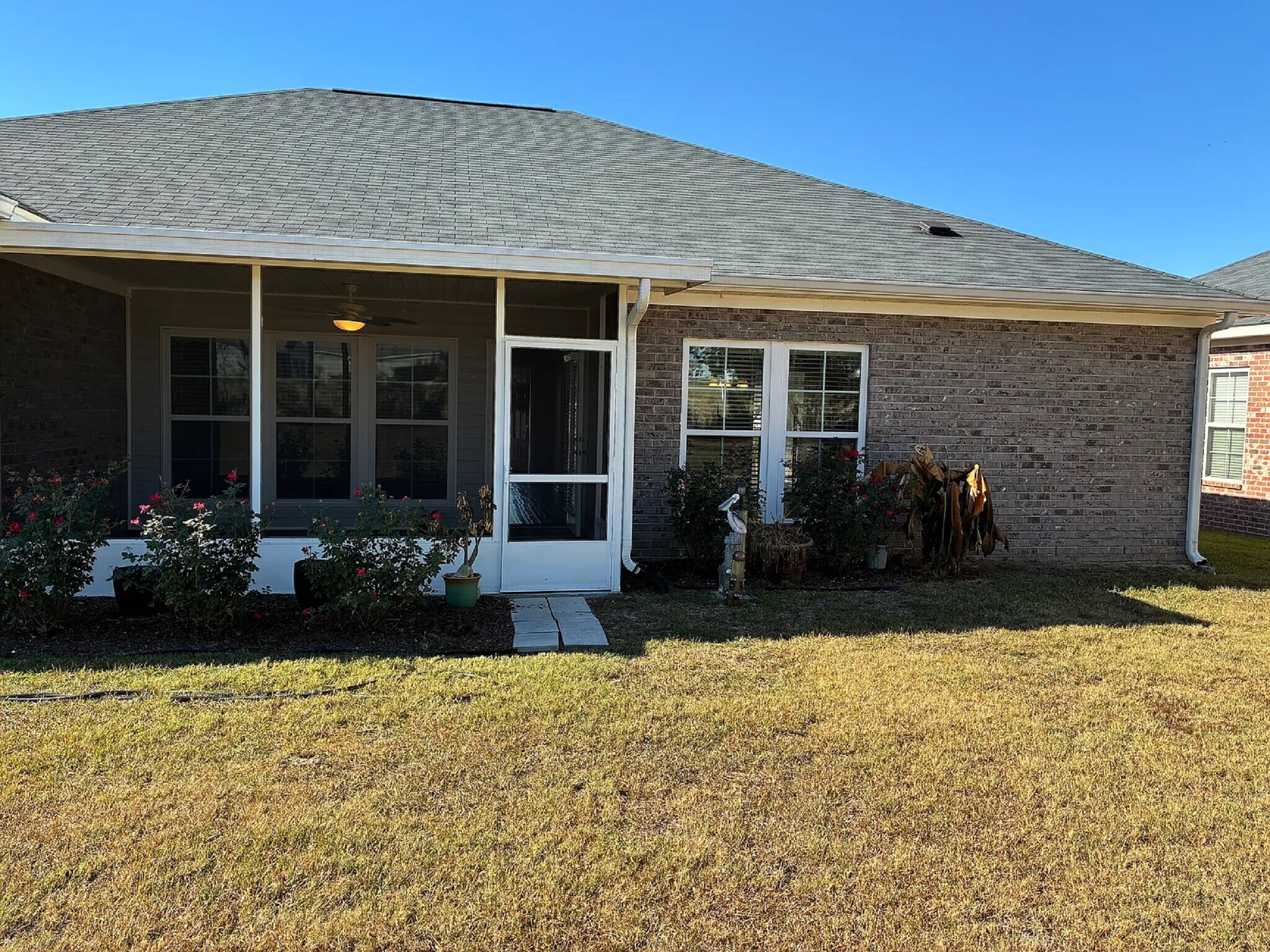 Building Photo - 305 Courtland Dr