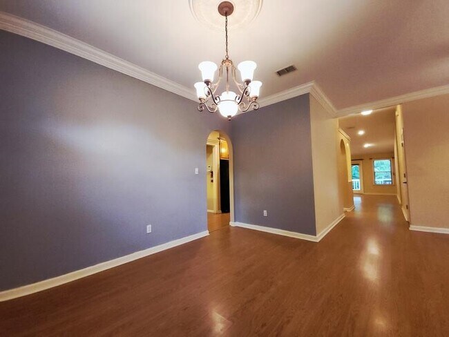 Building Photo - 8520 Hannary Cir