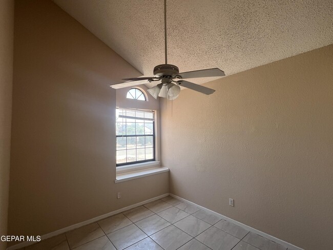 Building Photo - 11756 Royal Banner Ln