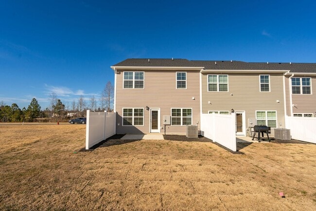 Building Photo - New Construction in Brightwood Farms! End unit!