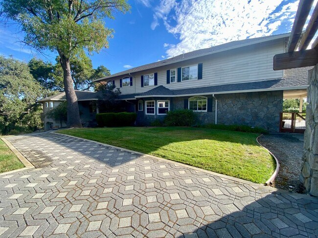 Building Photo - 17299 Deer Park Rd