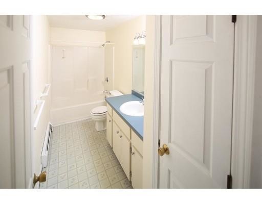 Building Photo - 261 Twin Lakes Dr
