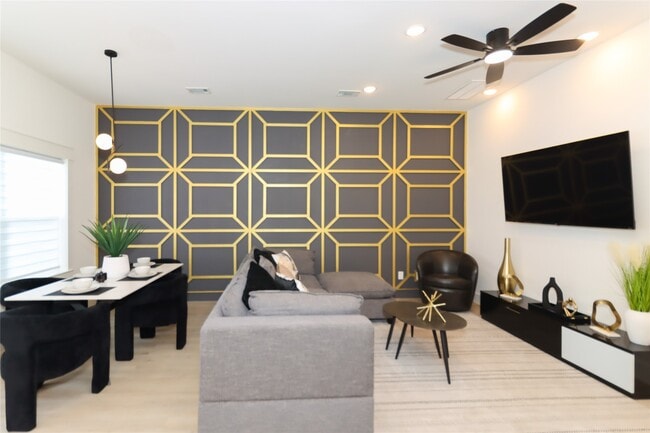 Building Photo - 4902 Higgins St