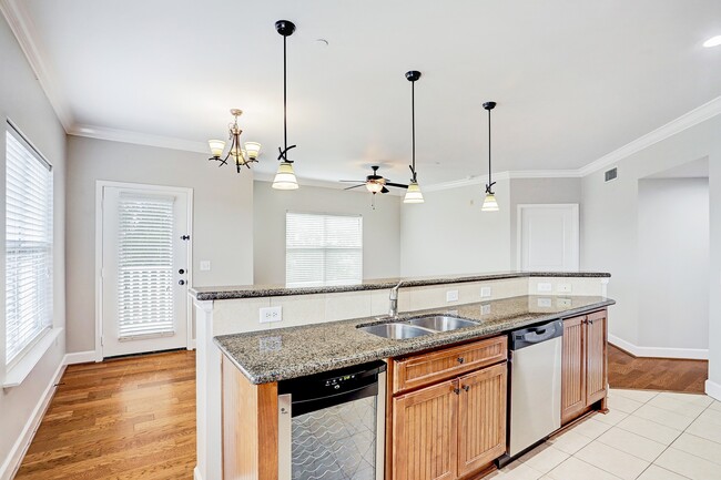 Building Photo - 2203 Dorrington St