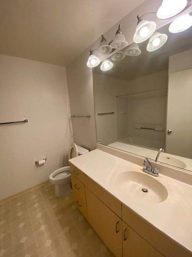 Building Photo - 2 Bed/ 2 Bath/ 2 Pkg at the Havens of I'i ...