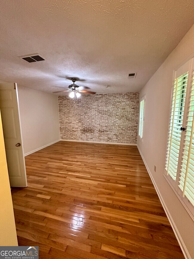 Building Photo - 2340 Bretdale Rd