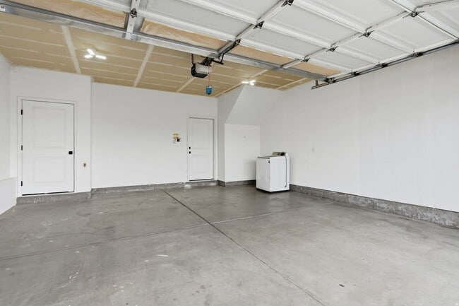Building Photo - 461 S 900 W