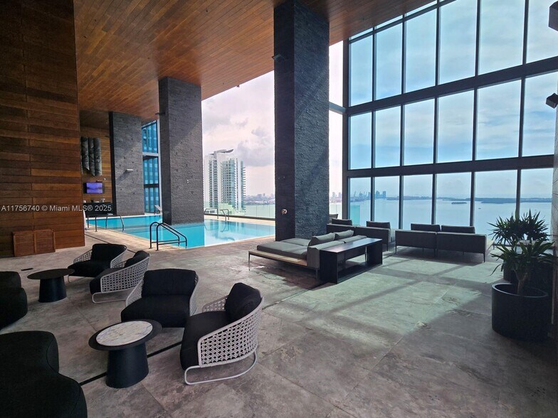 Building Photo - 1451 Brickell Ave