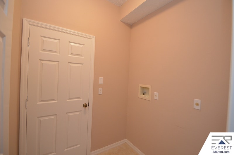 Building Photo - 69 Kashmir Trail