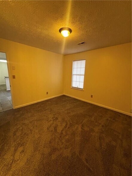 Building Photo - 7025 Brentwood Ct