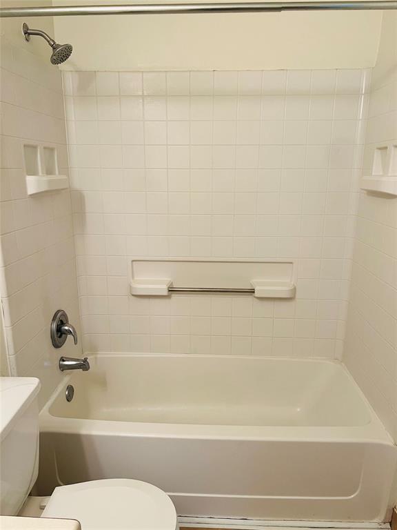 Building Photo - 703 Riverway Ln