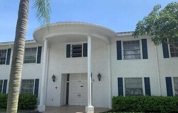 Building Photo - 6700 NE 22nd Way