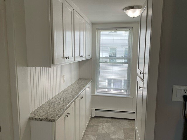 Building Photo - 348 River St