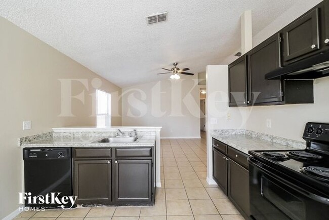 Building Photo - 7507 Groveoak Dr