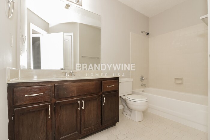 Building Photo - 5293 Shady Ridge Dr