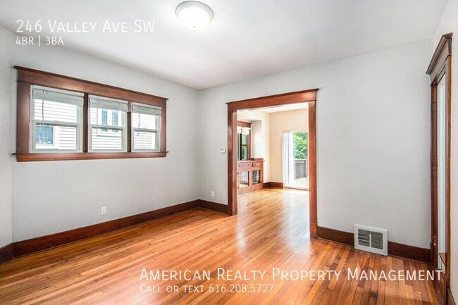 Building Photo - 246 Valley Ave SW