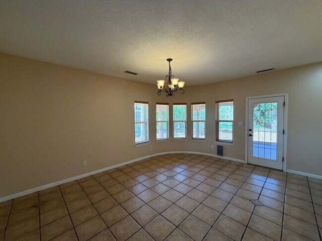 Building Photo - 1399 Wilkes Way SE