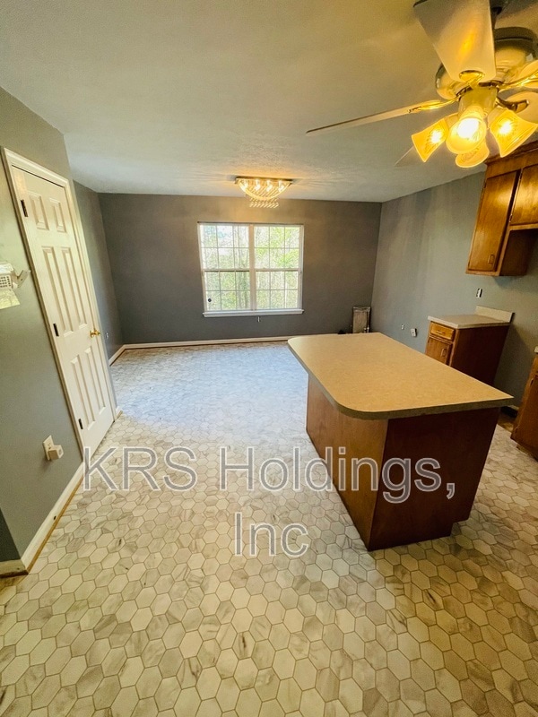 Building Photo - 861 Sugarloaf Run