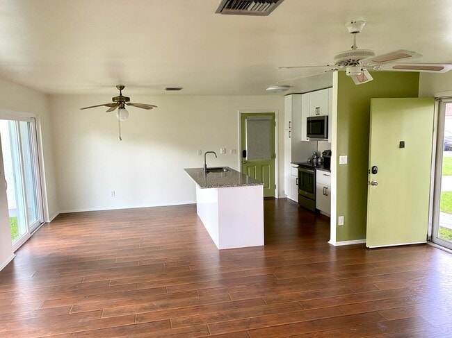 Building Photo - 10116 Fairtree Ln
