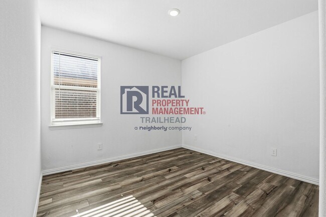 Building Photo - Well-Designed 4-Bedroom Home with Modern Finishes in Haslet