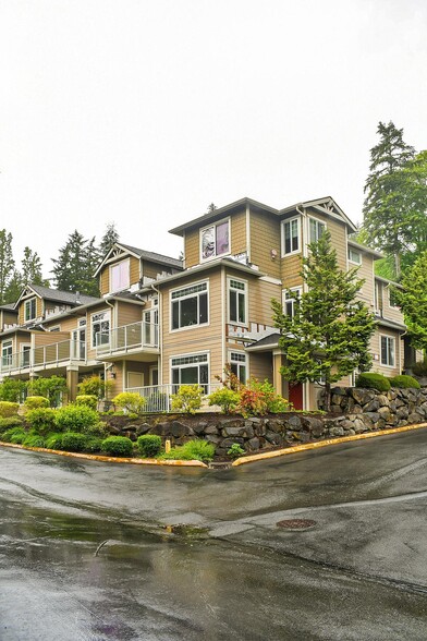 Building Photo - 3500 E Lake Sammamish Pky SE
