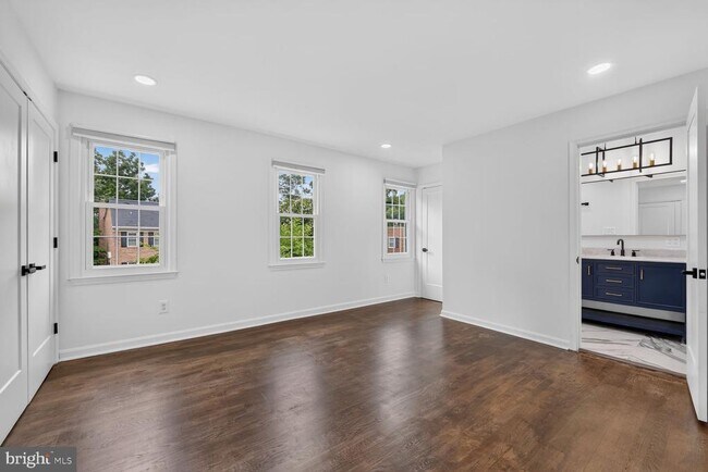 Building Photo - 7426 Hallcrest Dr