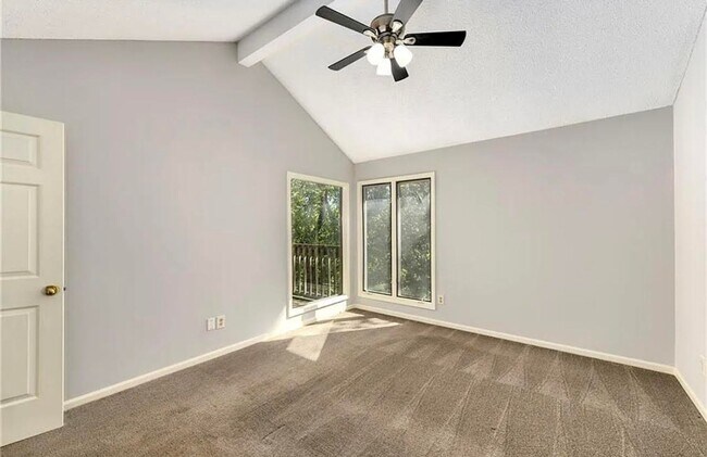 Building Photo - SEE IT NOW: Charming 2-Bedroom Condo in a ...