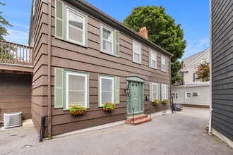 Building Photo - 6 Blaney St