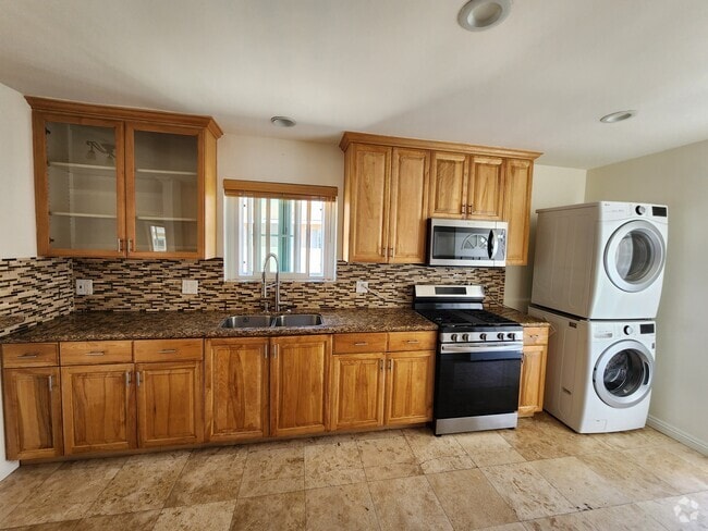 Building Photo - 10301 Arminta St