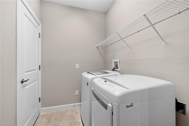 Building Photo - 3167 Moorings Dr S