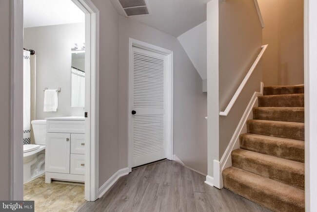 Building Photo - 306 Roff Point Dr