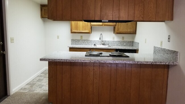 Building Photo - Charming 2 Bedroom Duplex in Fair Oaks!