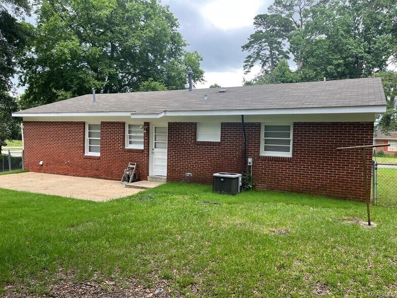 Building Photo - 1650 Sheffield Rd