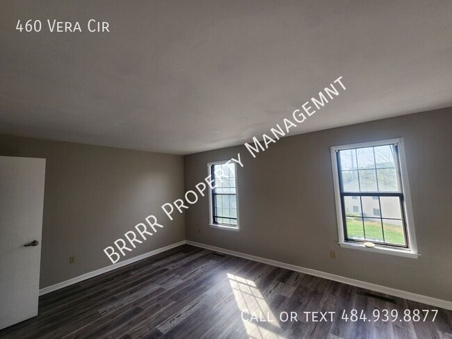 Building Photo - 460 Vera Cir