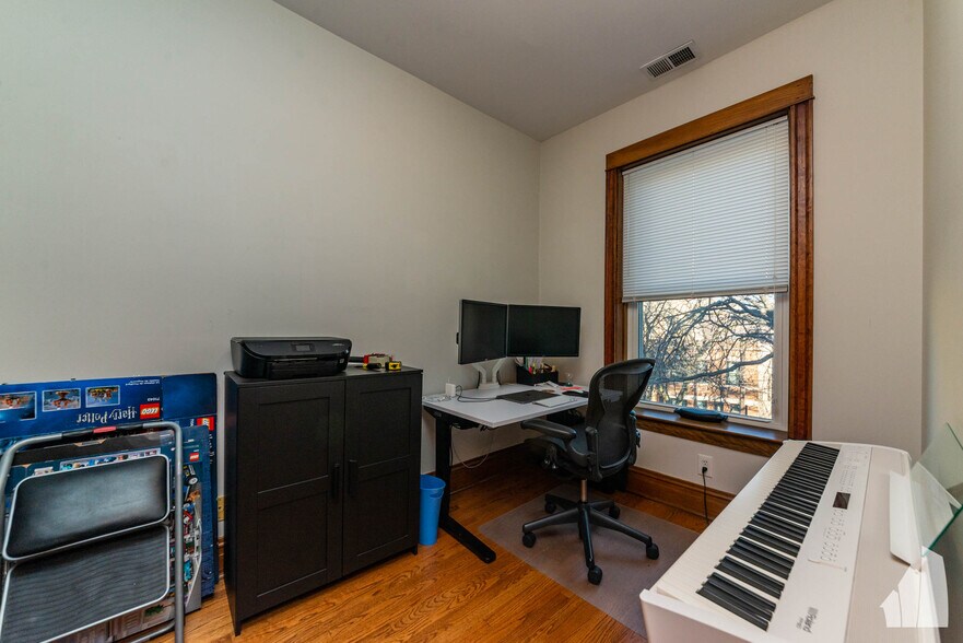 Building Photo - 3716 N Racine Ave