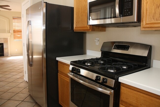 Building Photo - Lovely home in the heart of Green Valley Ranch.