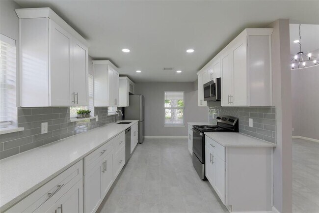 Building Photo - 3605 Barberry Dr