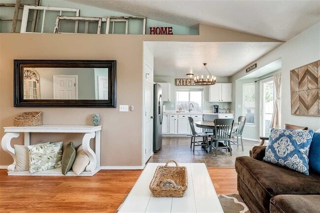 Building Photo - Cute Kuna home in the Farmhouse subdivision