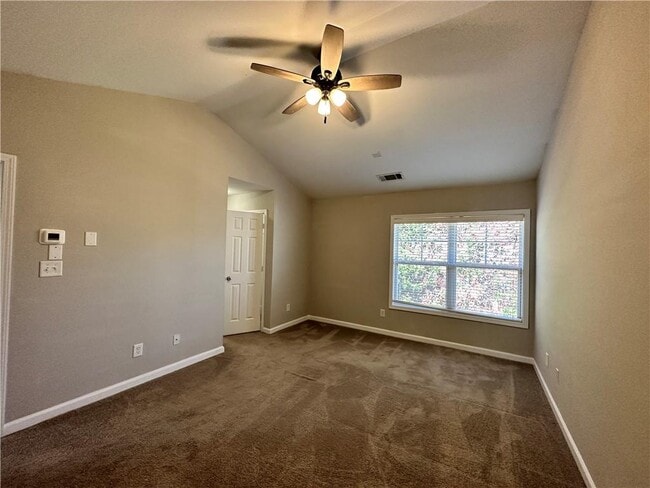 Building Photo - 2403 Walnut Tree Ln
