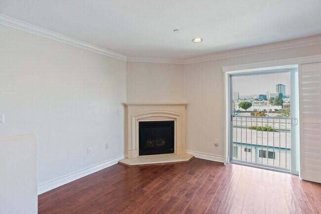 Building Photo - 1621 Barry Ave