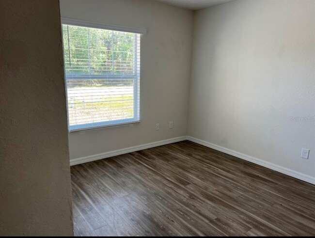 Building Photo - 161 Lomond Dr