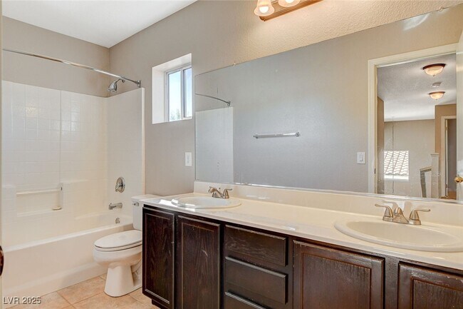 Building Photo - 688 Emerald City Ave