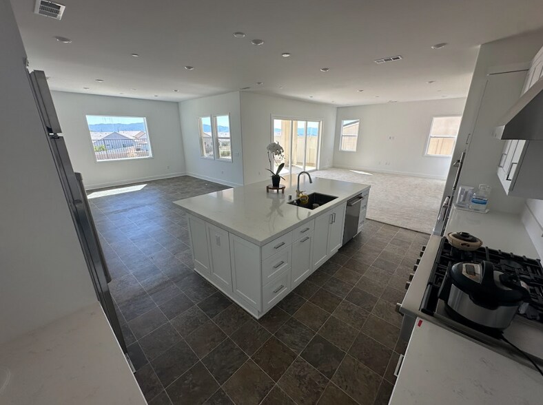 Building Photo - 24392 Calle La Roca