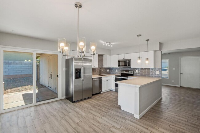 Building Photo - 15237 North 21st St